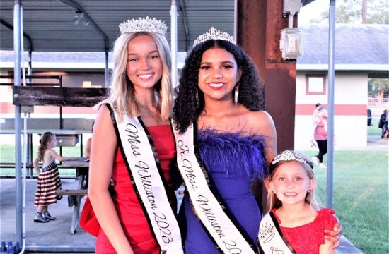 The city's royalty, Miss Williston Mary Carolyn Boyer, Jr. Miss Williston Amirah Grimes, and Little Miss Williston Emery Cain were hand for the Independence Day celebration.